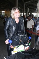 Mia Michaels Spotted At Airport on 8th Dec 2017 (13)_5a2be4c12e735.JPG