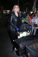 Mia Michaels Spotted At Airport on 8th Dec 2017 (24)_5a2be4cbc87d8.JPG