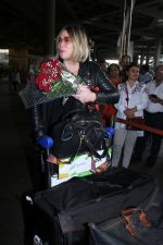 Mia Michaels Spotted At Airport on 8th Dec 2017 (27)_5a2be4ce20161.JPG