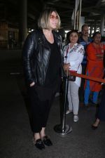 Mia Michaels Spotted At Airport on 8th Dec 2017 (37)_5a2be4ddf3f29.JPG