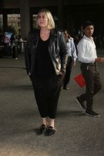 Mia Michaels Spotted At Airport on 8th Dec 2017 (46)_5a2be4ea23617.JPG