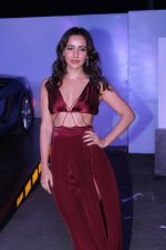 Neha SHarma at the Red Carpet Of The Screening Of Amazon Original The Grand Tour Hosted By Anil Kapoor on 10th Dec 2017 (94)_5a2dff7472862.JPG