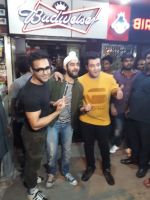 Pulkit Samrat, Manjot Singh, Varun Sharma at the Success Celebration Of Fukrey Returnson 10th Dec 2017 (17)_5a2e36713af9d.jpg