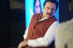 Saif Ali Khan at Soha Ali Khan_s Debut Book Launch The Perils Of Being Moderately Famous on 12th Dec 2017 (44)_5a30cf16c0e75.JPG