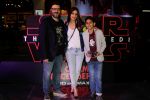 Sonali Bendre at the Red Carpet Premiere Of 2017_s Most Awaited Hollywood Film Disney Star War on 13th Dec 2017 (18)_5a3242285180d.jpg