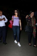 Ameesha Patel Spotted At Airport on 14th Dec 2017 (5)_5a3371ea657e5.JPG