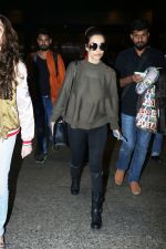 Malaika Arora Spotted At Airport on 16th Dec 2017 (18)_5a3521221ba5a.JPG