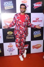 Ranveer Singh at Orange Carpet Of Nickelodeon Kids Choice Awards 2017 on 15th Dc 2017 (20)_5a352416a4dd1.JPG