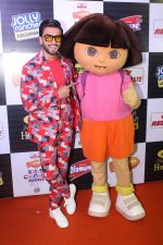 Ranveer Singh at Orange Carpet Of Nickelodeon Kids Choice Awards 2017 on 15th Dc 2017 (8)_5a3523dc1eca4.JPG