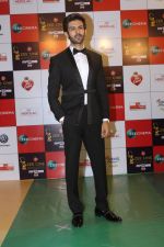 Kartik Aaryan at the Red Carpet Event Of Zee Cine Awards 2018 on 19th Dec 2017 (212)_5a3a0c9c24f58.JPG