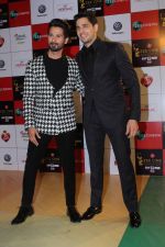 Sidharth Malhotra at the Red Carpet Event Of Zee Cine Awards 2018 on 19th Dec 2017 (265)_5a3a0ea539443.JPG