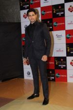 Sidharth Malhotra at the Red Carpet Event Of Zee Cine Awards 2018 on 19th Dec 2017 (269)_5a3a0ea80dfd9.JPG