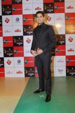 Sidharth Malhotra at the Red Carpet Event Of Zee Cine Awards 2018 on 19th Dec 2017 (271)_5a3a0ea949172.JPG