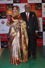 Sridevi, Boney Kapoor at the Red Carpet Event Of Zee Cine Awards 2018 on 19th Dec 2017 (184)_5a3a1003290a8.JPG