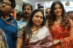 Catherine Tresa, Mehareen, Shalini Pandey launch KLM Fashion Mall at Vizag on 25th Dec 2017 (133)_5a41e1e18c36b.jpg