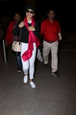 Jacqueline Fernandez Spotted At Airport on 25th Dec 2017(26)_5a41f341d715f.JPG