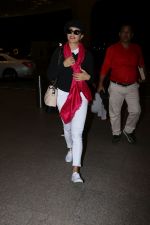 Jacqueline Fernandez Spotted At Airport on 25th Dec 2017(30)_5a41f34f5bc43.JPG