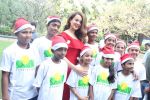 Kangana Ranaut Celebrating Christmas With Smile Foundation Kids on 25th Dec 2017 (34)_5a41e9d626bea.JPG