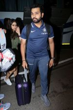 Rohit Sharma spotted at Airport on 27th Dec 2017 (10)_5a44c1f860554.JPG