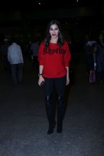 Sophie Choudry Spotted At Airport on 27th Dec 2017 (5)_5a44c219bb7cd.JPG