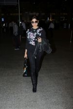 Shamita Shetty Spotted At Airport on 29th Dec 2017 (25)_5a45c06731107.JPG