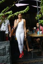 Janhvi Kapoor Spotted at Kitchen Garden,Bandra on 29th Dec 2017(16)_5a47196e20106.JPG
