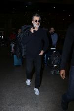 Anil Kapoor Spotted At Airport on 2nd Jan 2018 (2)_5a4c7a9c39451.JPG