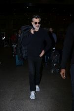 Anil Kapoor Spotted At Airport on 2nd Jan 2018 (3)_5a4c7a9cdada4.JPG