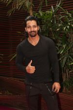 Harshvardhan Rane at the Launch Of Missmalini_s First Ever Book To The Moon on 14th JAn 2018 (33)_5a5cb2ef96175.jpg