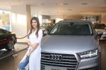 Kriti Sanon Taking The Delivery Of The Audi Q7 on 25th Jan 2018 (13)_5a6ad0bc14ece.JPG