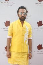 Siddhanth Kapoor at the Special Event Of Padmasitaa,A Clothing Line Of Padmini Kolhapure And Sita Talwalkar in Riviera Garden on 25th Jan 2018 (6)_5a6ad63148596.jpg
