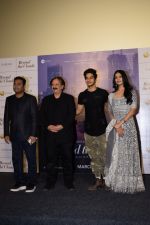 Ishaan Khatter, Malavika Mohanan, Majid Majidi, A R Rahman at the Trailer launch of film Beyond the Clouds on 29th Jan 2018 (25)_5a6ff19b0d7ac.jpg