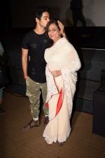 Ishaan Khatter, Neelima Azmi at the Trailer launch of film Beyond the Clouds on 29th Jan 2018 (26)_5a6ff2242db57.jpg