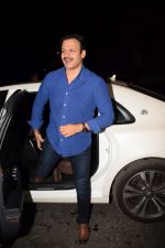 Vivek Oberoi at Ekta Kapoor_s party at her juhu home on 29th Jan 2018 (7)_5a7004c7e866a.jpg