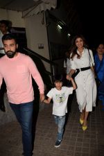 Shilpa Shetty, Raj Kundra with Son Spotted At Pvr on 31st Jan 2018 (18)_5a72ae8077c35.JPG