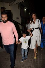 Shilpa Shetty, Raj Kundra with Son Spotted At Pvr on 31st Jan 2018 (19)_5a72ae68b509f.JPG