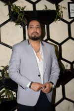 Mika Singh at Actor Varun Sharma Birthday Party on 4th Feb 2018 (74)_5a7824c2f04b0.jpg