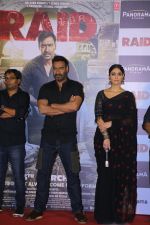 Ajay Devgn, Ileana D_Cruz at the Trailer launch of film Raid at PVR, Juhu,Mumbai on 5th Feb 2018 (57)_5a7966bc5134a.JPG