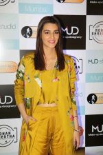 Kriti Sanon at the Launch of Makeup Academy & School of photography on 7th Feb 2018 (9)_5a7c0c8a8bcf0.JPG