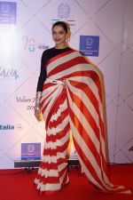 Deepika Padukone at Red Carpet Of Volare Awards 2018 on 9th Feb 2018 (74)_5a7e99a3c2f41.JPG