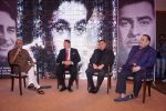 Randhir Kapoor, Rishi Kapoor, Rajiv Kapoor at The Raj Kapoor Awards For Excellence In Entertainment on 14th Feb 2018 (31)_5a85999ba9688.jpg