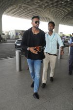 Hardik Pandya spotted in Mumbai airport on 5th March 2018 (3)_5a9e3a447745e.JPG