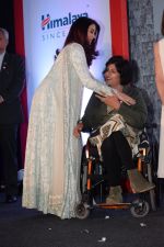Aishwarya Rai Bachchan celebrate Smile Train India 500,000 free cleft surgeries; 10 yrs of Smile Pinki- Oscar Winning Documentary, with Pinki Sonkar in Taj Lands nd, Mumbai on 6th March 2018  (17)_5a9f82efcd375.JPG