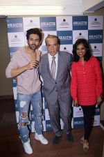 Kartik Aaryan On Cover Page Of Health & Nutrition Magazine on 8th March 2018 (14)_5aa22aebe8c93.JPG