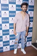 Kartik Aaryan On Cover Page Of Health & Nutrition Magazine on 8th March 2018 (3)_5aa22ad8104c7.JPG