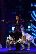 Madhuri Dixit at the Opening Ceremony Of T20 Mumbai Cricket League on 10th March 2018 (7)_5aa51a7160e85.jpg