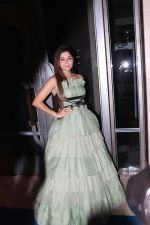 Kanika Kapoor at Hello Hall of Fame Awards in st regis in mumbai on 12th March 2018 (122)_5aa773b482d21.JPG