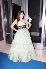 Kanika Kapoor at Hello Hall of Fame Awards in st regis in mumbai on 12th March 2018 (125)_5aa773bbe60e6.JPG