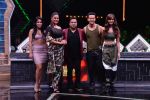 Lara Dutta, Tiger Shroff, Disha Patani On The Sets Of & tv_s Dance Show High Fever - Dance Ka Naya Tevar on 15th March 2018 (46)_5aab62e597a62.jpg