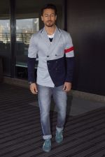 Tiger Shroff Spotted At Nadiadwala Office Promoting Baaghi 2 on 21st March 2018 (15)_5ab344139ed52.JPG